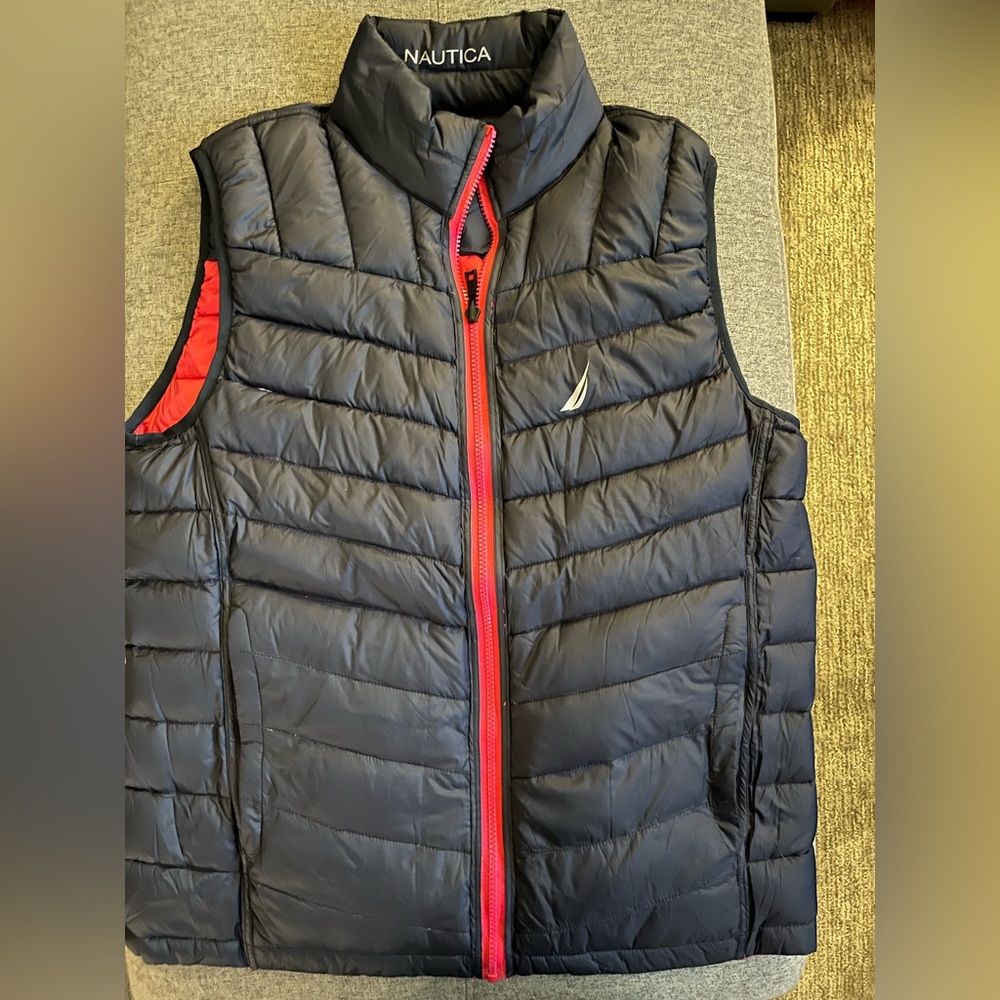 Reversible Nautica mid-weight vest size medium